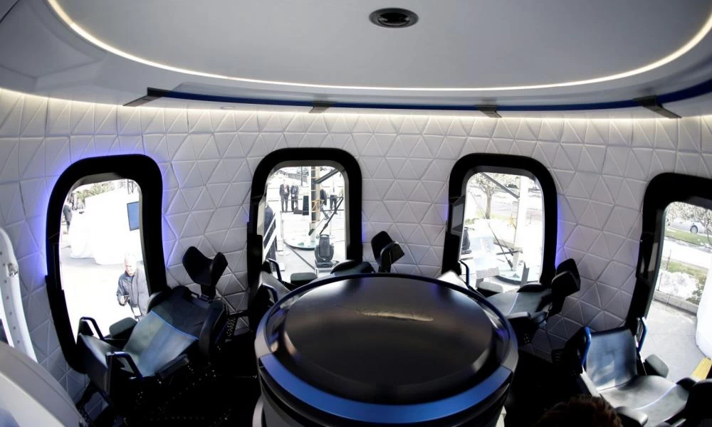 Τζεφ Μπέζος: Όλα έτοιμα για την ιστορική κούρσα στο διάστημα (βίντεο)